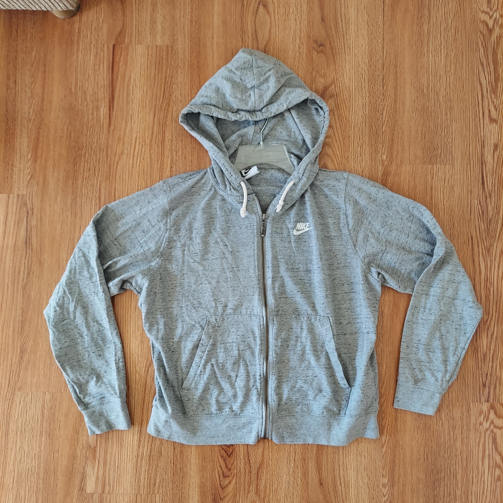 Nike Gray Zip-Up Hoodie Size M.